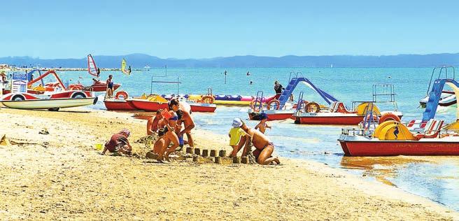 rezidencia MEXICO stredisko Bibione Spiaggia Poloha: priamo v centre časti Bibione Spiaggia v blízkosti námestia Zenith a pešej zóny v bezprostrednej blízkosti obchodov, barov a reštaurácií Popis a