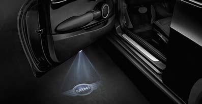 Když jsou vypnuté, lze uvnitř světlometů spatřit nápis MINI, díky čemuž dokonale ladí se sofistikovaným designem vašeho vozu. Modré halogenové žárovky.