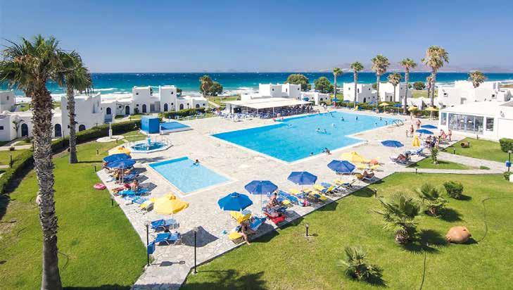 I Lambi Hotel AEOLOS BEACH Hotel je postavený v štýle typickej gréckej dedinky a obklopený krásnymi záhradami s