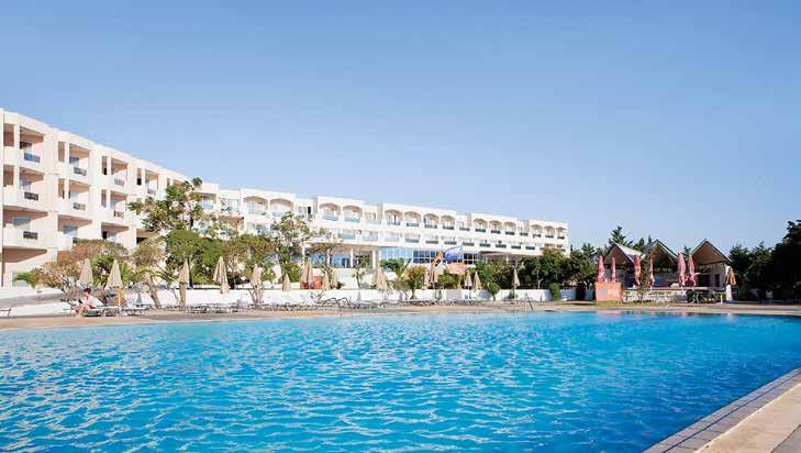 I Kardamena PLÁŽOVÝ SET OBĽÚBENÝ SPA & WELLNESS Hotel SOVEREIGN BEACH Priateľský a moderný hotel Sovereign Beach je