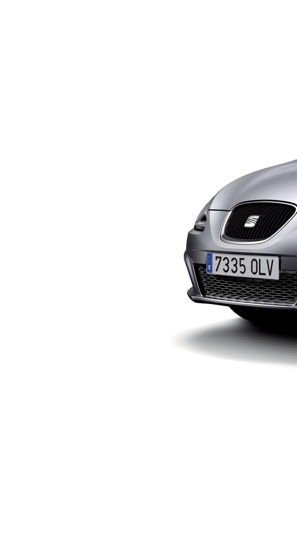 SEAT LEON REFERENCE 15" ocelová kola Saona s pneumatikami 195/65 Stěrače integrované v předním sloupku Kliky dveří v barvě vozu Elektricky ovládaná zpětná zrcátka v barvě vozu Rádio s přehrávačem