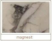 hořečnatého, zv. magnesie pálená, magnezit žíravý, získaný pálením magnezitu. Použití pro výrobu kupelky magnesium - hořčík, prvek chem. zn. Mg, hust. 1,74.