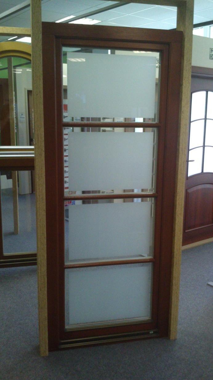 dřevěné balkonové dveře IV68 otvíravé, sklápěcí pravé