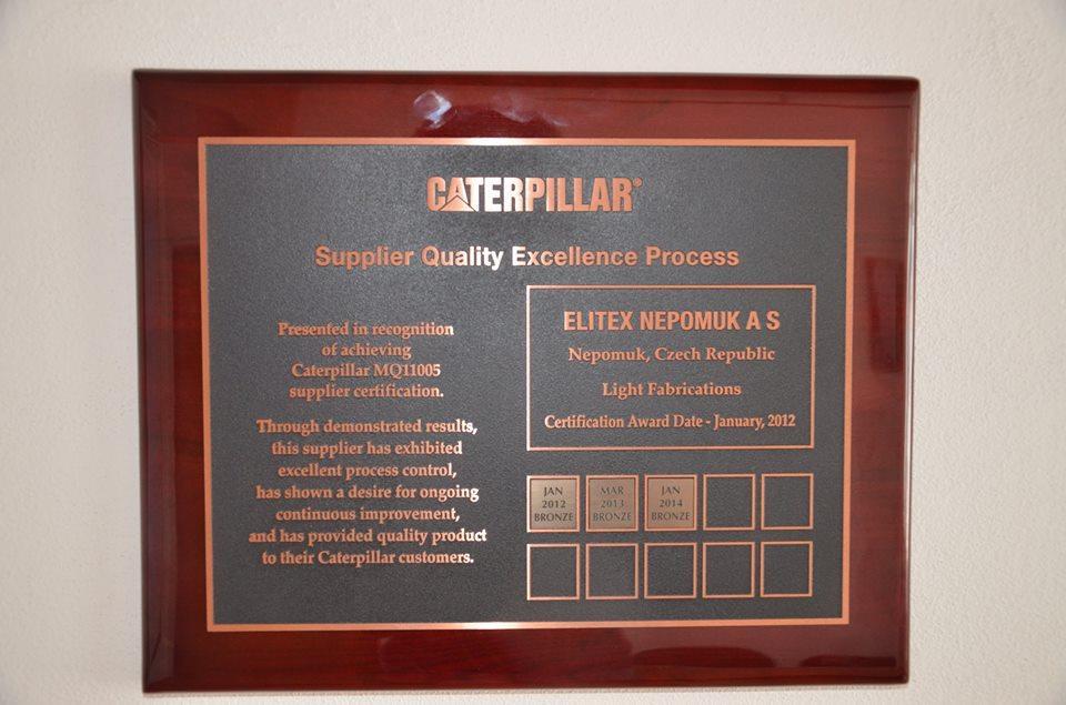 Podnik se také dočkal potřetí v řadě významného ocenění v podobě bronzové plakety od společnosti Caterpillar Inc.