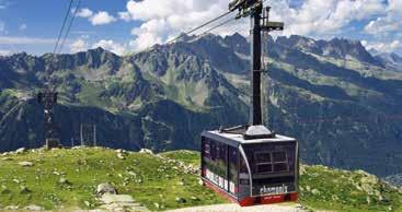 Z vesničky Mörel se necháme vyvézt lanovkou na Riederalp (1.925 m n. m.), kde se nachází nejvýše položené golfové hřiště ve Švýcarsku.