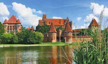den: po snídani prohlídka hradu Lidzbark Warmiński (jednoho z nejlépe dochovaných pruských hradů), zastávka na hradě Malbork (součást UNESCO), považovaného za největší gotickou cihlovou stavbu na