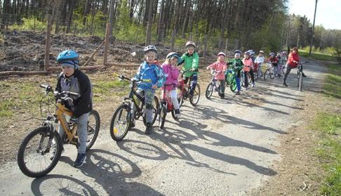 V Červeném Újezdu jsme se tradičně sešli, abychom vhodili do ohně čarodějnici současně jako morenu a přivítali ve vsi jaro a s ním pro všechny zdraví a polím hojnou úrodu.