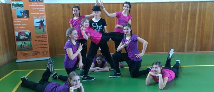 tanečnice v kroužku Street dance. Sice jsme nepřivezli žádnou medaili, ale všichni jsme si to skvěle užili. Naši první soutěž jsme pojali dobrodružně a sešli jsme se už v pátek 5.