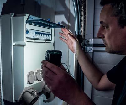 Svítilny se tak stávají nepostradatelnými pomocníky v dílnách a servisech. Každá svítilna splňuje specifické požadavky a dodává světlo přesně tam, kde je potřeba.