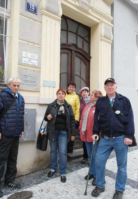 Kontakt: E-mail: ceske.ilco@centrum.cz Tel.: 601 324 100 (centrum), 777 431 953 (předsedkyně) Foto z návštěvy ILCO Novojičínska v Informačním centru ZPRÁVA O ČINNOSTI ČESKÉHO ILCO V ROCE 2016 I.