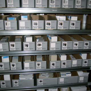 000 druhů různých produktů skladem / Profesionální skladovací management a kvalitní personál Sledujte uvedený