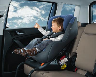 VNITŘNÍ VÝBAVA INNENAUSSTATTUNG INSIDE EQUIPMENT 04 Dětská autosedačka ISOFIX G 0/1 Kindersitz ISOFIX G 0/1 Child seat ISOFIX G 0/1 5L0 019 905 - E - možnost upevnění po směru a proti směru jízdy -