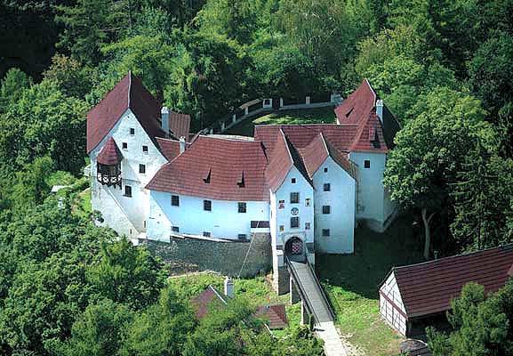 V 19. století sloužil hrad postupně jako výčep, manufaktura, pivovar, tkalcovna a postupně chátral. Město Cheb zahájilo rekonstrukci, která s přestávkami probíhala až do 30. let 20.