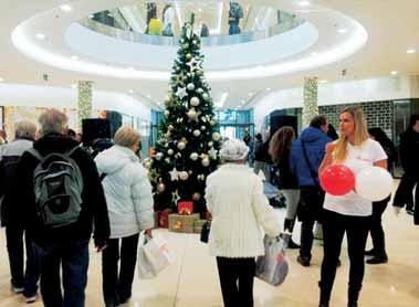 OBCHODNÍ CENTRUM FONTÁNA SE PŘEDSTAVUJE 16 Obchodní centrum Font Teplice Již přes dva měsíce ostrého provozu má za sebou nové obchodní centrum Fontána.