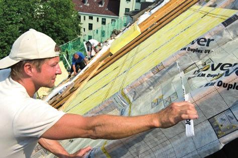 Odstraníme šrouby nebo hřeby, případně je před položením Isover VARIO KM DU- PLEX UV překryjeme pevnou deskou