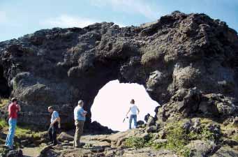 Celodenní výlet do oblasti jezera Mývatn známé fantastickými vulkanickými formacemi a geotermální aktivitou.