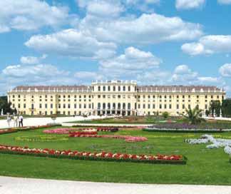 den: snídaně, radnice a parlament, zahrady Volksgarten, Hundertwasserhaus, televizní věž Donauturm s možností přechodu do UNO City. V odpoledních hodinách odjezd do ČR.