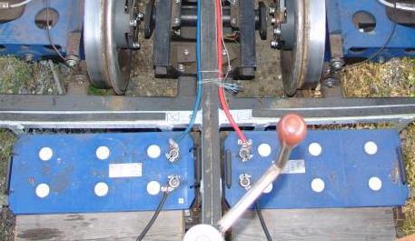 Akumulátorový systém vozidla byl ve fázi výroby a následných zkoušek provozován s olověnými trakčními akumulátory.