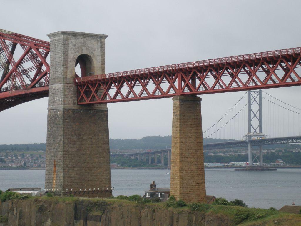 Firth of Forth, Edinburgh, Skotsko 2 466 m dlouhý