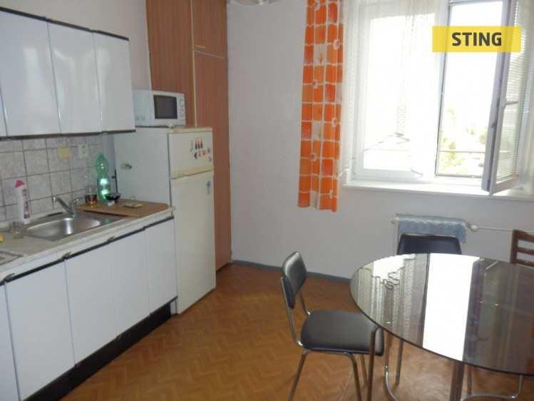 Slovní popis Nabízíme Vám byt 3+1 v osobním vlastnictví na ulici Poděbradova.