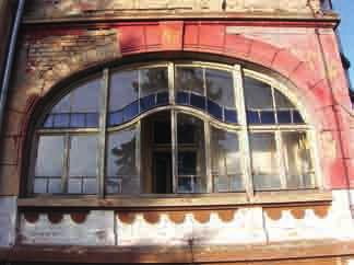 64 Hodnota a význam historických výplní okenních otvorů, okenic a výkladců (Alfréd Schubert) Hodnota a význam historických výplní okenních otvorů, okenic a výkladců (Alfréd Schubert) 65 často