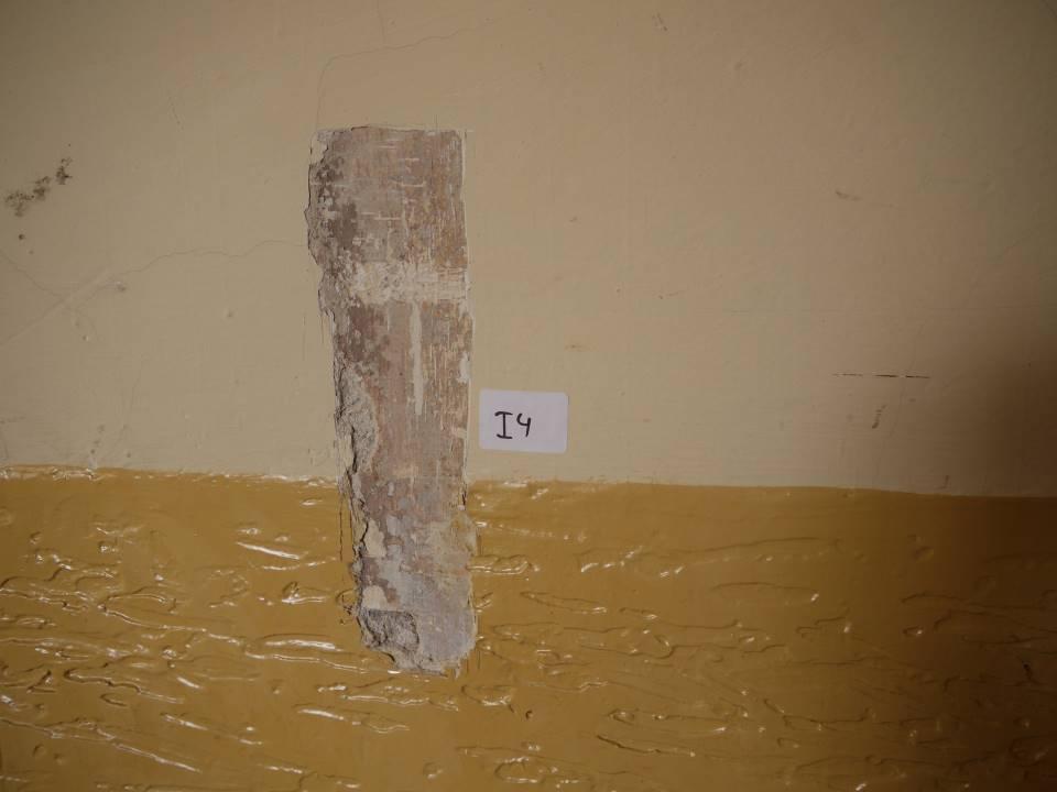 patro chodba nad schodištěm stěna popis sondy: 1 - vápenná