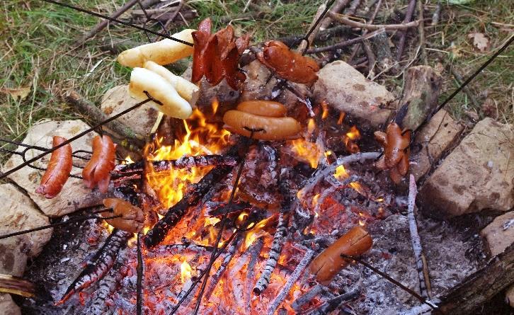 DRAKIÁDA 2015 V úterý 29. září 2015 jsme se okolo druhé hodiny odpolední vydali s našimi malými kamarády na Jindřichohradecké letiště. Cesta byla kratší, než jsme všichni očekávali.