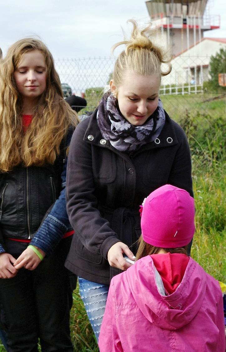 Někteří u ohně načerpali tolik sil, že zvládli hrát různé hry, mimo jiné na schovávanou, ale našli jsme se včas a nikdo se neztratil.