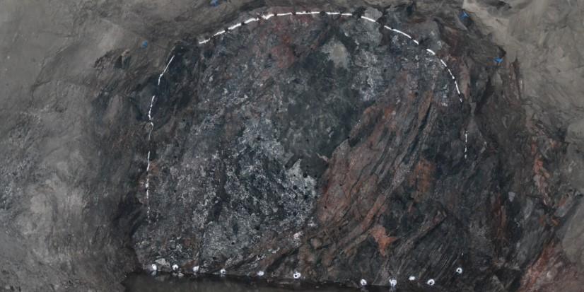 RAŽBY geologie - Žulová skalní báze převažuje, místní
