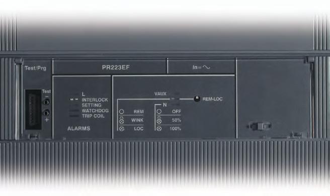 PR223EF Zdířka pro připojení testovací jednotky PR00/T a bezdrátové komunikační jednotky BT030. LED pro stavovou signalizaci jističe. Zdířka pro testovací jednotku TT.