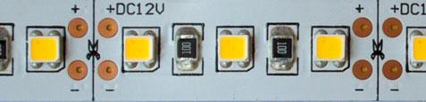 Dálkový ovladač - vypínač, stmívač a řadič Flexibilní LED páska 12 V / CREE ML-B čip 5050 / 60 LED na 1 m (nová SMD technologie) Pásky krytí IP20 šíře 12 mm 12 V 3202 038 609 ML-B 60 LED/1m 2500 lm
