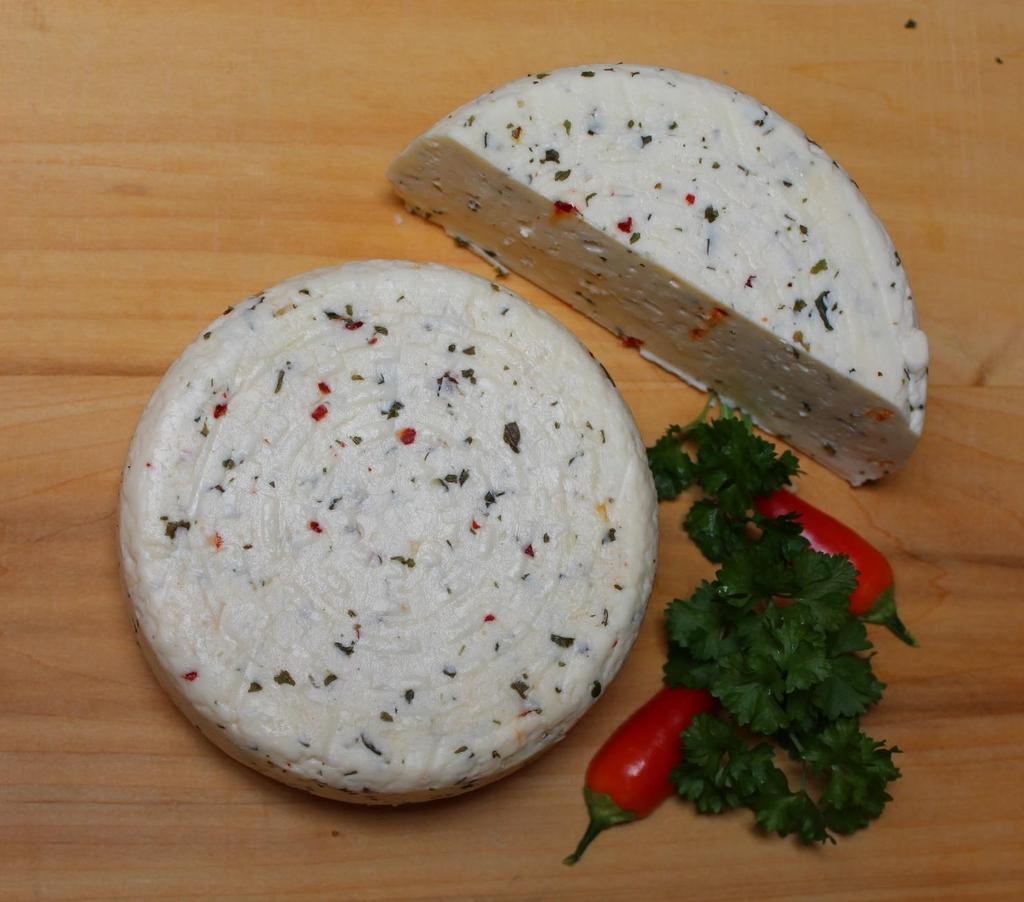 Sýr Ondřejník s kořením 193,- Kč za 1 kilogram Balení: Sýr je vakuově balen ve variantě půl kolečka. Váha je tedy cca od 110 do 400 gramů. Výsledná cena je vypočítána dle gramáže.