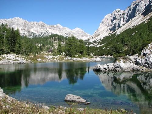 3.2.1 Triglavský národní park Triglavský národní park byl vyhlášen jiţ v roce 1924, od této doby byl dvakrát znásoben. Zprvu zaujímal plochu 2000 ha, ale 27.