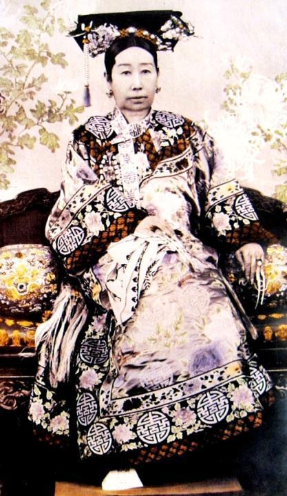 1861 1908 formální vláda dynastie Čhing císařovna regentka Cch -si (cixi) snaha