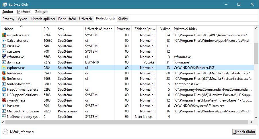 Kapitola 4 Správa procesů a služeb 73 Obrázek 4.3: Proces Explorer.exe ve Správci úloh ve Windows 10 procesu, přidělených prostředků (včetně paměti) a uživatelského účtu, pod kterým běží (včetně SID).