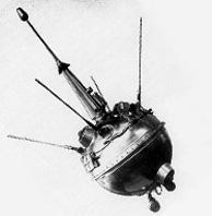 DOBÝVÁNÍ MĚSÍCE Sonda Start Průběh mise Pioneer 1 17. 8. 1958 Neúspěšný start. Havárie nosné rakety. Pioneer 1 (stejný název) 11. 10. 1958 Pioneer 2 8. 11. 1958 Pioneer 3 6. 12. 1958 Pioneer 4 3. 3. 1959 Neúspěšný start.