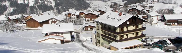 RAKOUSKO HAINZENBERG - penzion GEMSHORN L.Paurová 972 241 970 Penzion Gemshorn se nachází ve vesničce Hainzenberg cca 900 m.n.m, svou polohou nabízí krásné výhledy do údolí Zillertal.