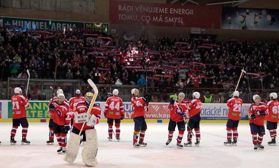 v jediném startu vstřelil i Tomáš Vondráček, dres Bílých hvězd oblékl i David Ostřížek, na play-off ve hře Aleš Holík To se to hrálo Jen těch brankářů tady tolik nikdy nechytalo Do hry jich zasáhlo