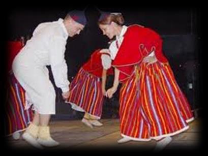 Cena: 45,00 na osobu Madeirský Folklórní Večer koná v klasické portugalské restauraci, kde máte možnost ochutnat jedno z typických Madeirských jídel, jako např.