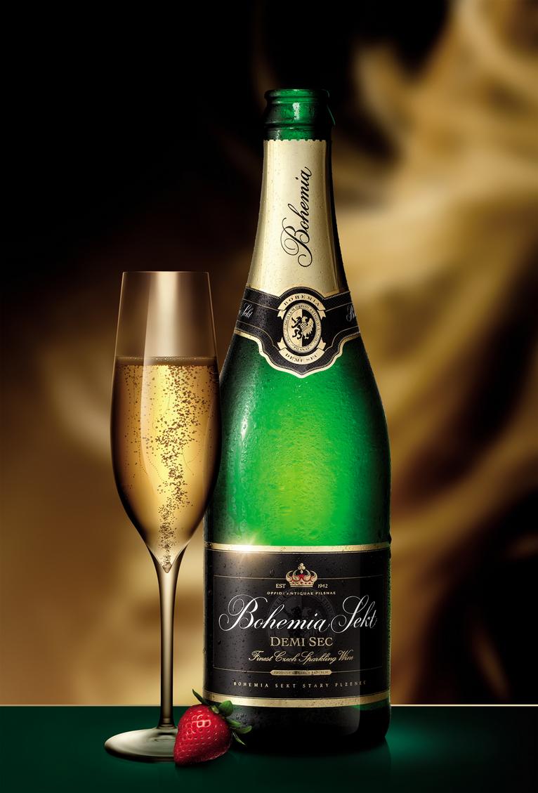 VÍNA ŠUMIVÁ Lambrusco bílé, červené 0,2l Prosecco 0,75l 34,230,- SEKTY 0,75l Bohemia sekt Demi Bohemia sekt Brut Bohemia sekt Rosé Bohemia sekt Blanc de Noirs Bohemia sekt nealko