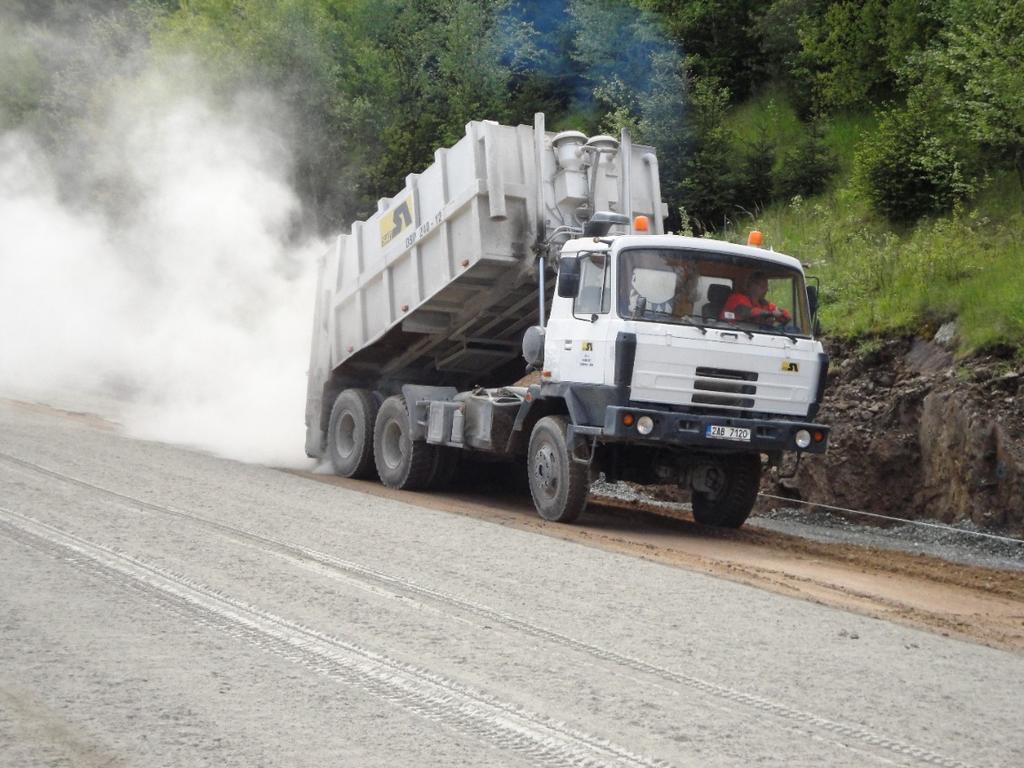 stabilizace silniční frézou [12] Dávkování cementu při