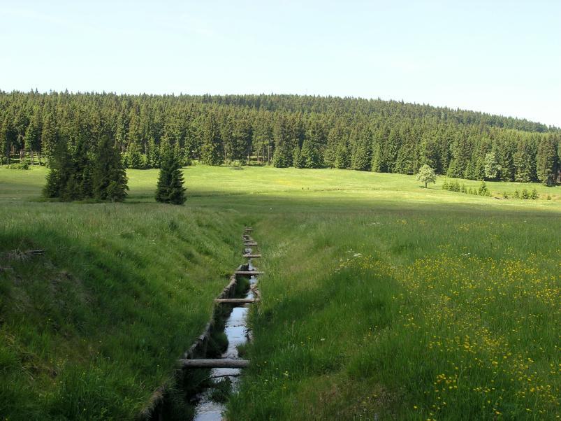 z příkopu. Po ukončení těžby v 19. století byl příkop využíván jako zdroj vody pro průmyslové provozy v Horní Blatné a pro požární ochranu, a to až do roku 1945.