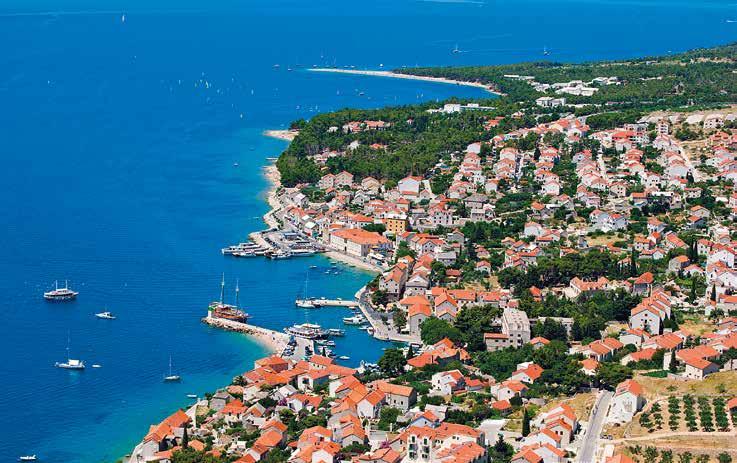 Brač Chorvatsko Dalmácie BOL Město, přístav a velmi oblíbené rušné letovisko na jižním pobřeží ostrova Brače. Leží pod svahy nejvyššího vrcholu ostrova, Vidovy gory (780 m).