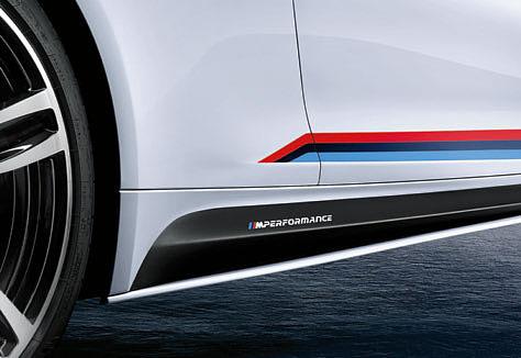 BMW M COUPÉ. ZDŮRAZŇUJE EXKLUZIVITU. Mnoho detailů na BMW M přímo odráží nekompromisní dynamiku automobilo vých závodů.