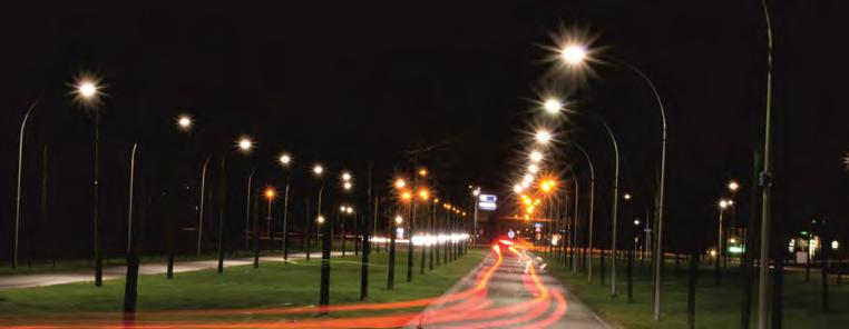 png LED světelné zdroje STREET RETROFIT mohou být použity jako přímá náhrada za vysokotlaké rtuťové nebo směsové výbojky ve svítidlech veřejného osvětlení.