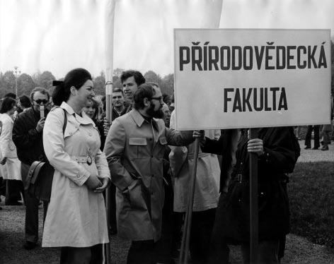 Nejkrásnější minerály ze sbírek Národního muzea prezentovala i v témže roce v Hamburku.