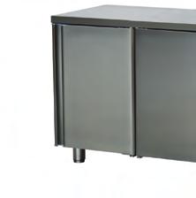 CHLAZENÍ MRAZÍCÍ STOLY SM 3D Stůl mrazící třídvéřový - sestava s dveřmi a deskou 65 790,- celonerezové provedení pro uložení GN 1/1 provozní teplota - 18 C / - 24 C max.