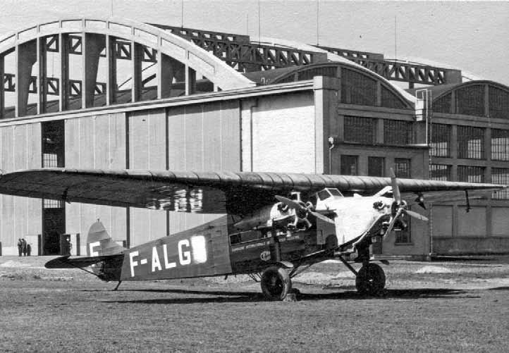 Jeden z dopravních letounů Fokker F.VII/3m.