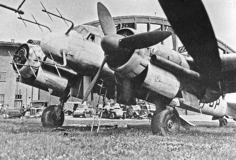 Noční stíhací letoun Junkers Ju 88G-6 s německým označením W7(?)+BP z výzbroje 6. letky 100.