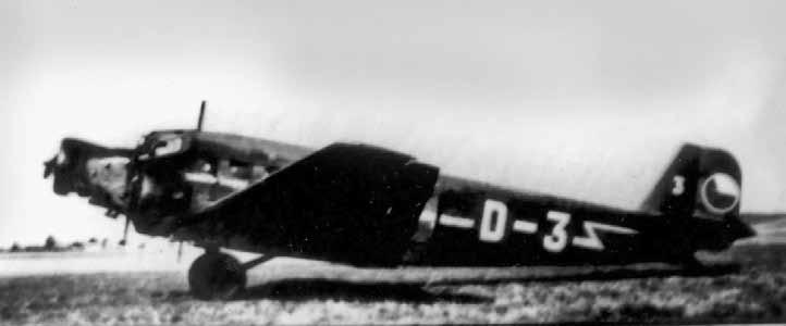 Dopravní letoun Junkers Ju 52/3m (D-7) se znaky